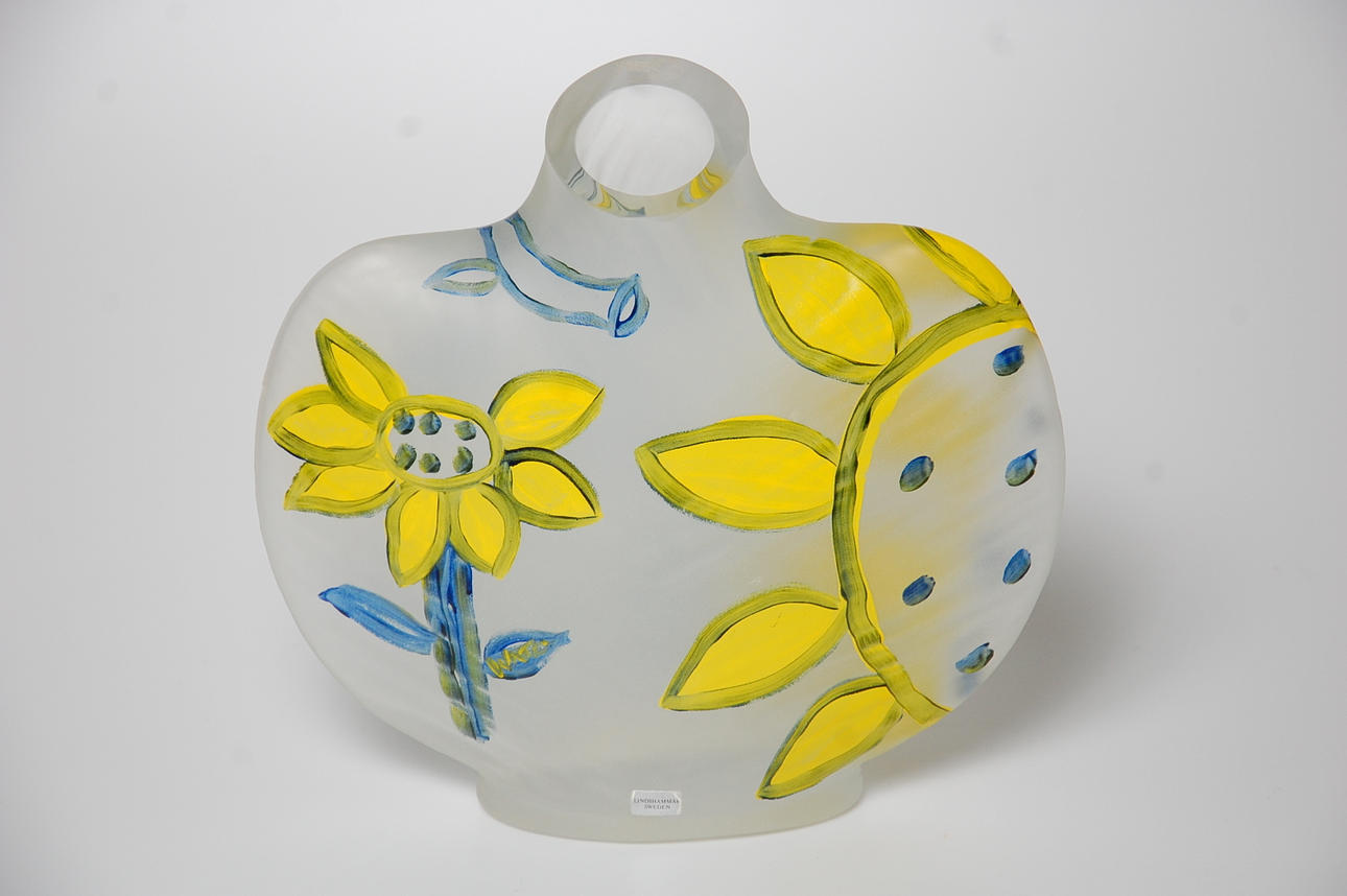 KONSTGLAS, vas, signerad Birgitta Watz, Lindshammar.