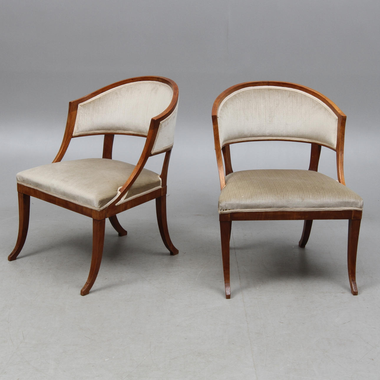 BALJFÅTÖLJER, ett par, 1800-tal.