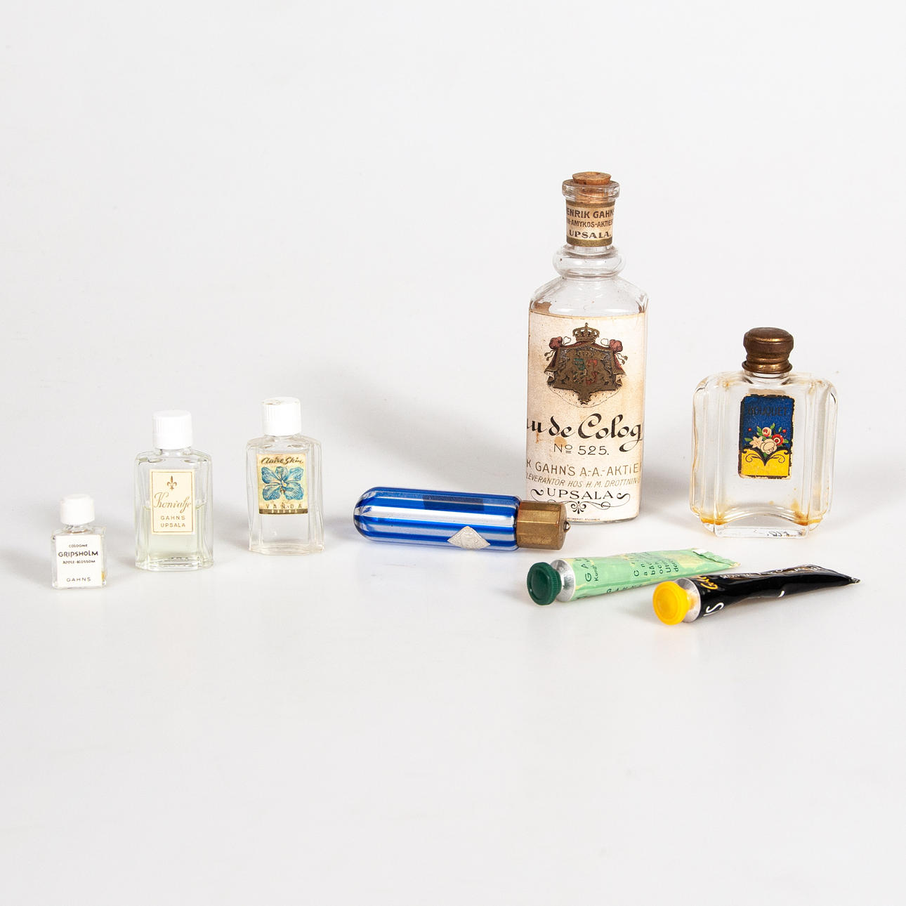 SAMLING. Preparat och flaskor från Gahns, Uppsala.