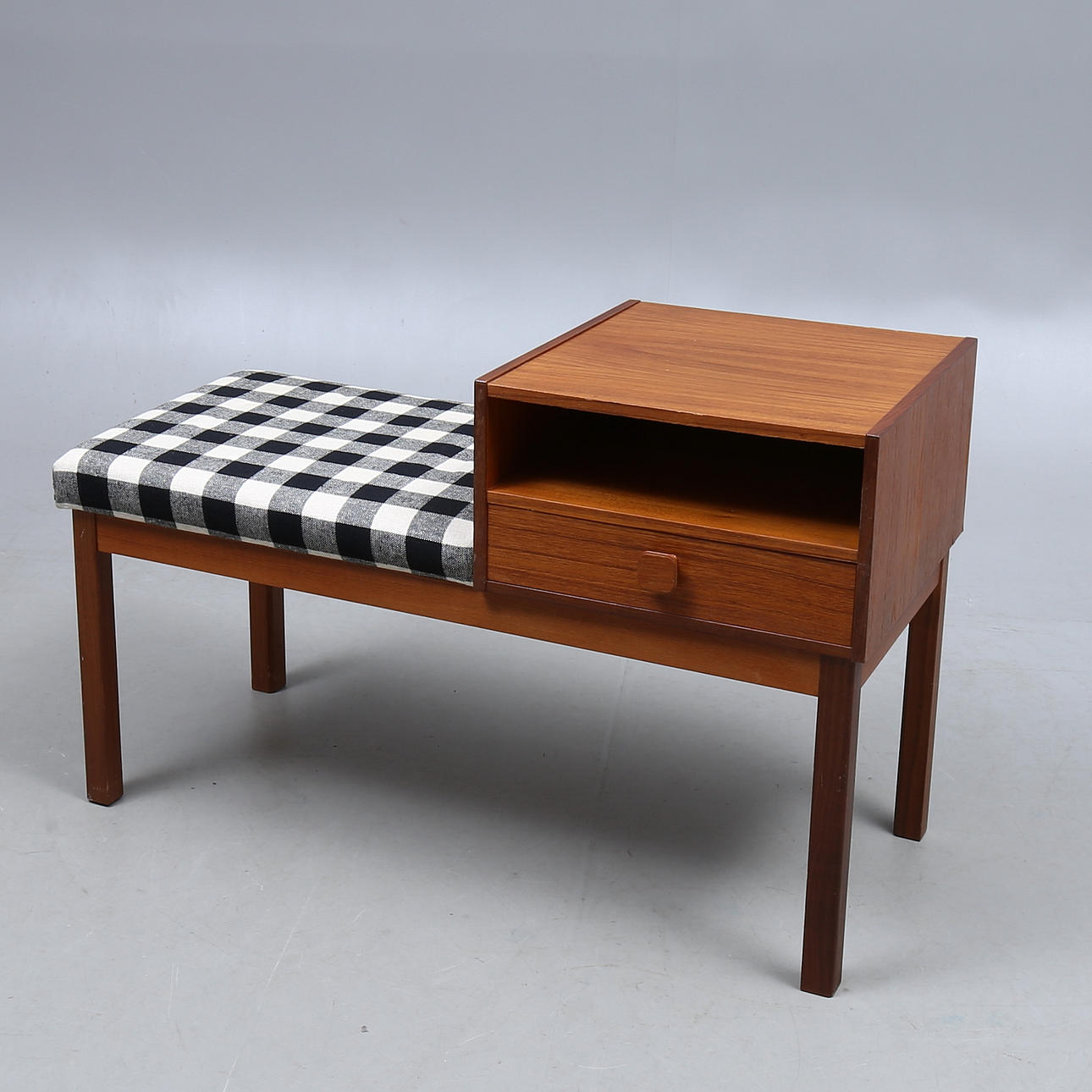 TELEFONBORD, teak, omkring 1900-talets mitt.