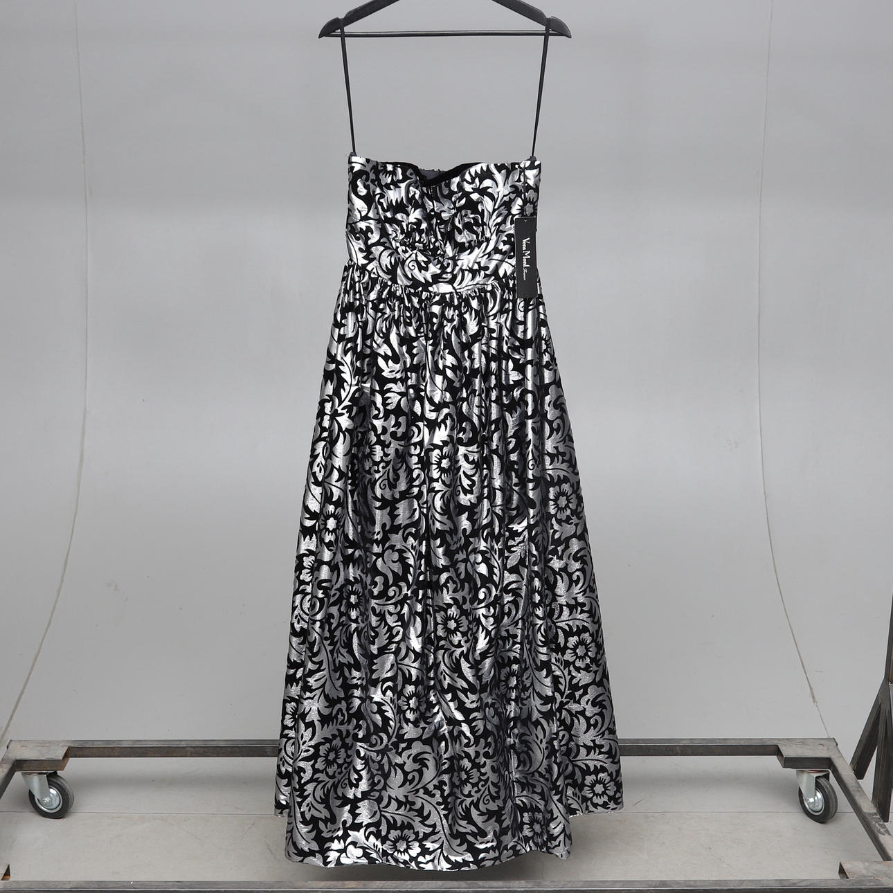 EVENING DRESS, Vera Mont, 1900s. Vintage & Designer Fashion - Auctionet