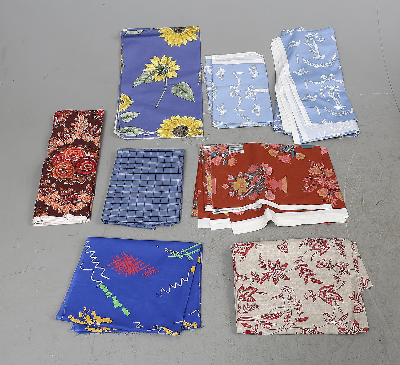 TEXTILIER, 8 st. Bland annat "Apollo", Maria Beskow, Strömma, 1900-tal.