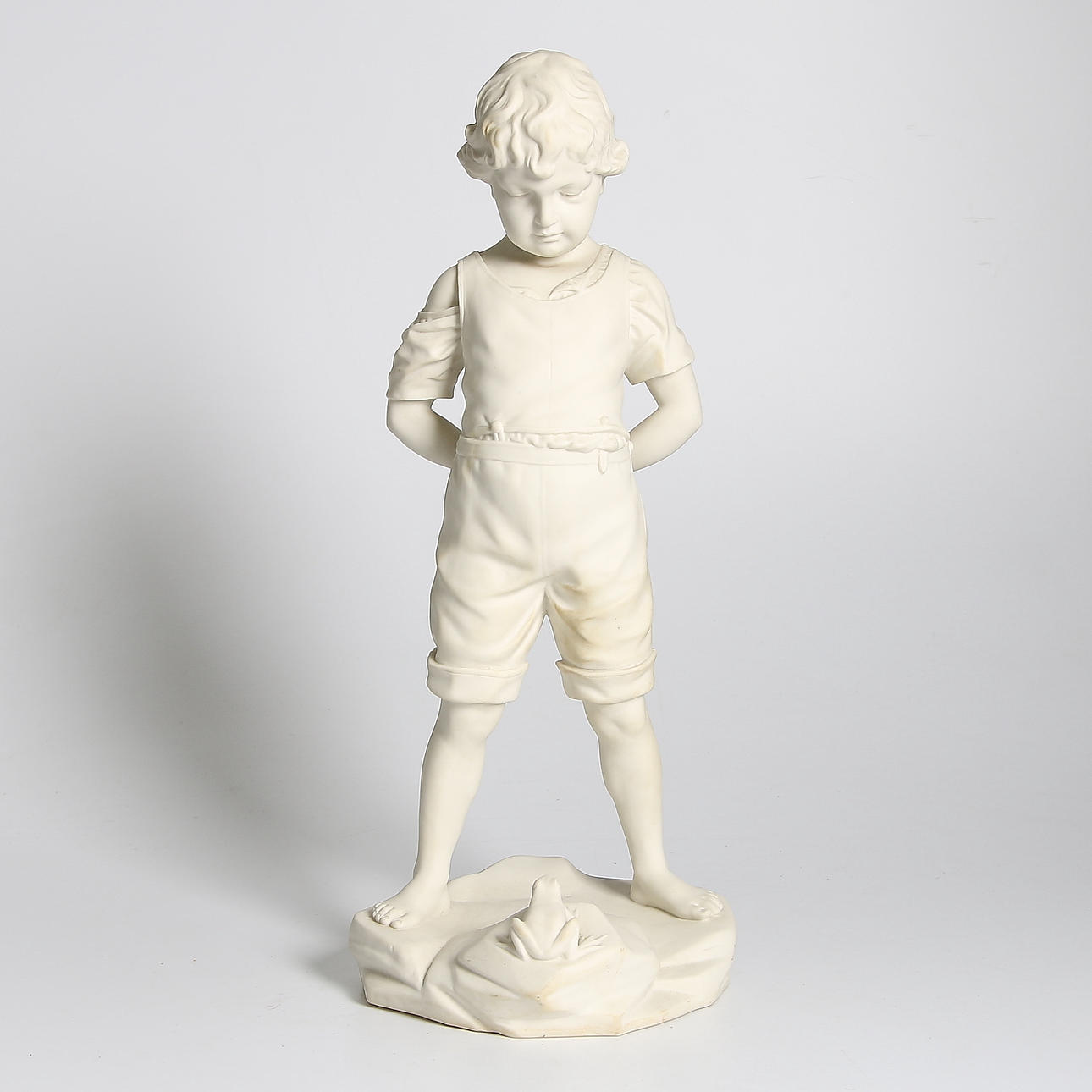 SKULPTUR, Parian, "Pojken och groda", Gustavsberg, 1921.