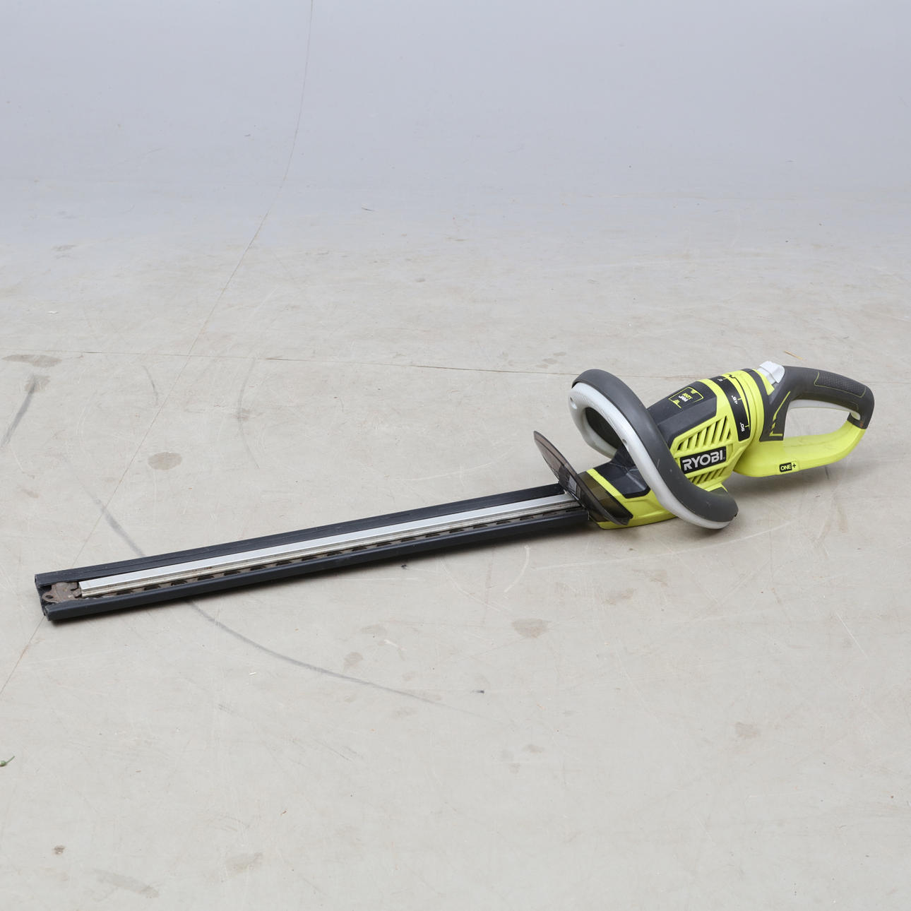 HÄCKSAX, Ryobi,18V utan batteri.