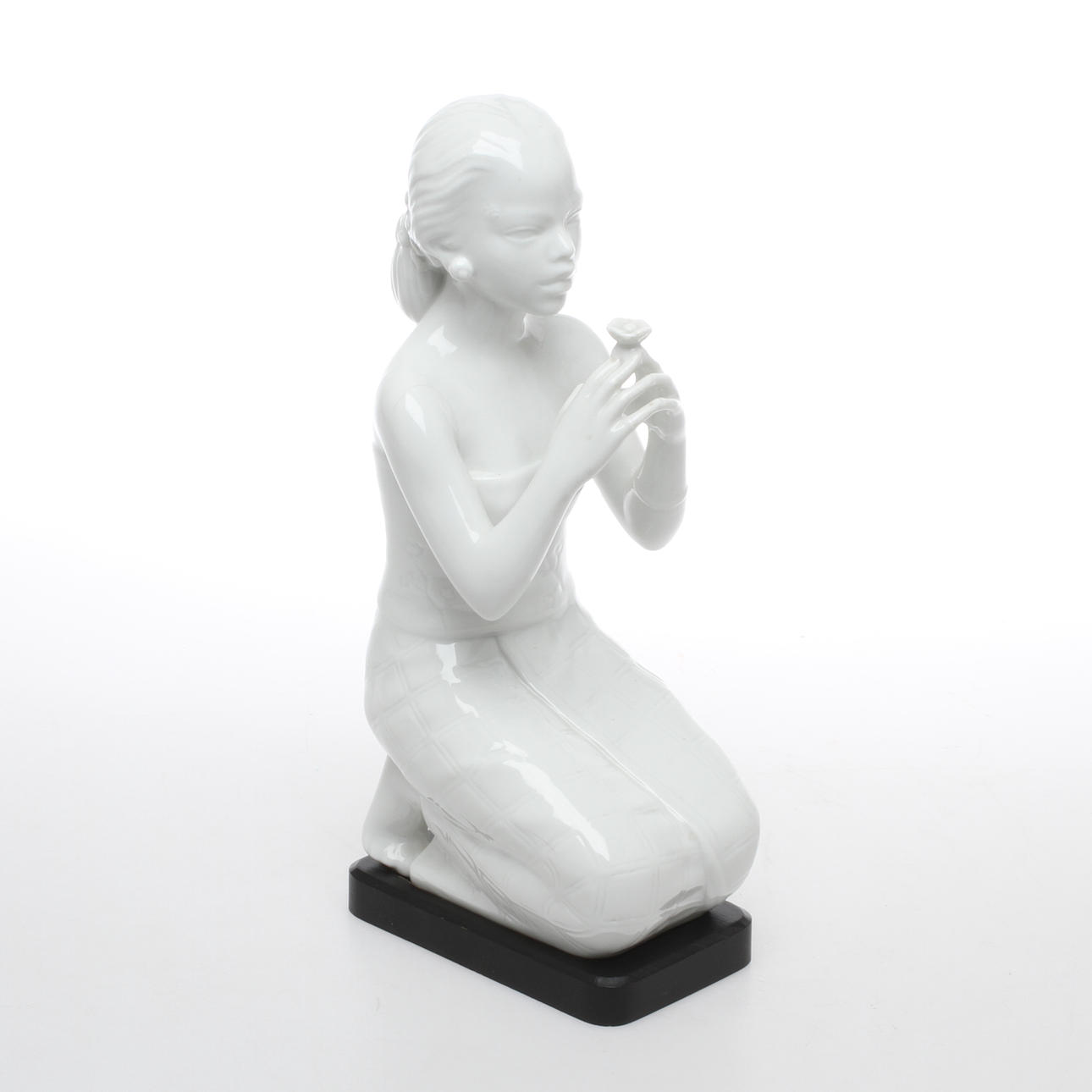 FIGURIN, porslin, "Baliflickan" Harald Salomon, Rörstrand 1943-45.