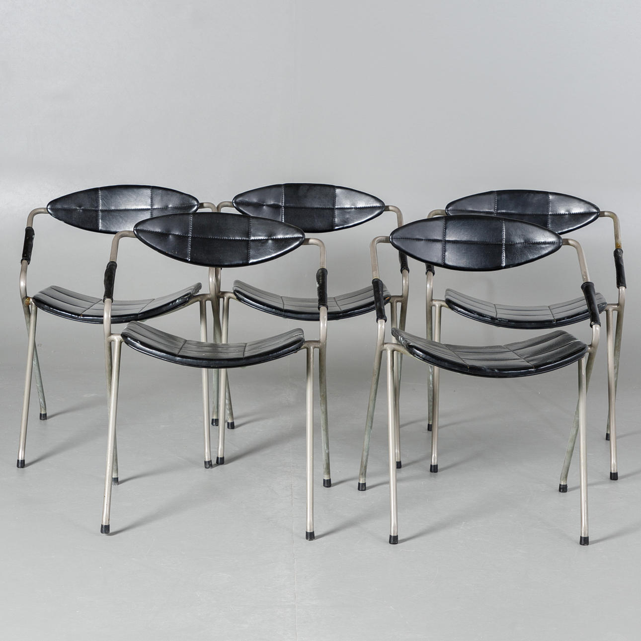 Gilbert Steiner, 5 sillas 'Rugby'.