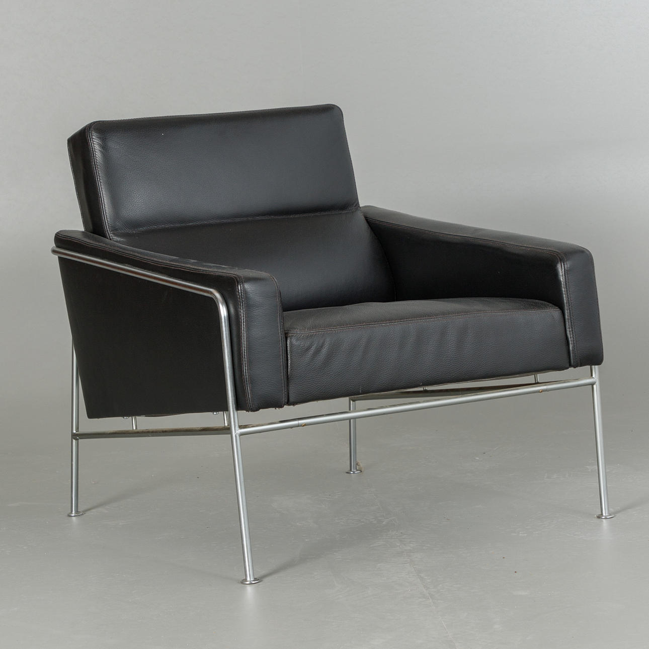 ARNE JACOBSEN. 'Airport' Sessel.