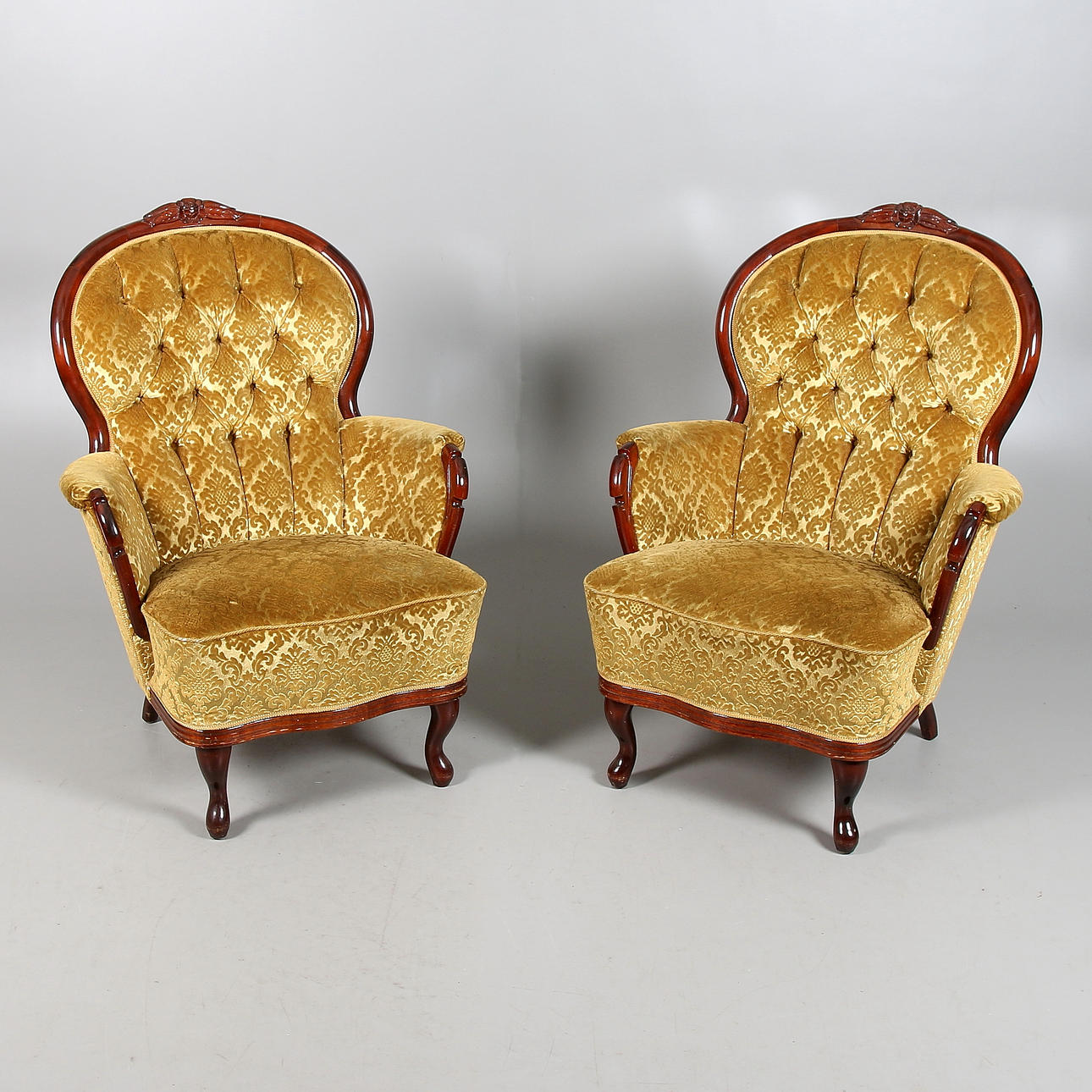 FÅTÖLJER, 1 par, rokokostil.1900-talets andra hälft.