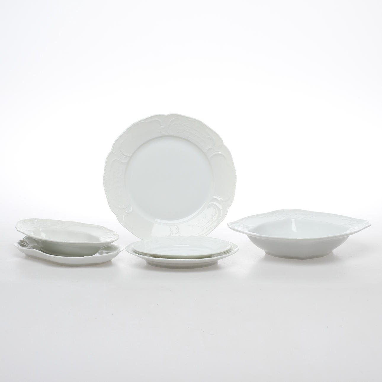 MATSERVISDELAR, 33 delar, "Sanssouci" Rosenthal.