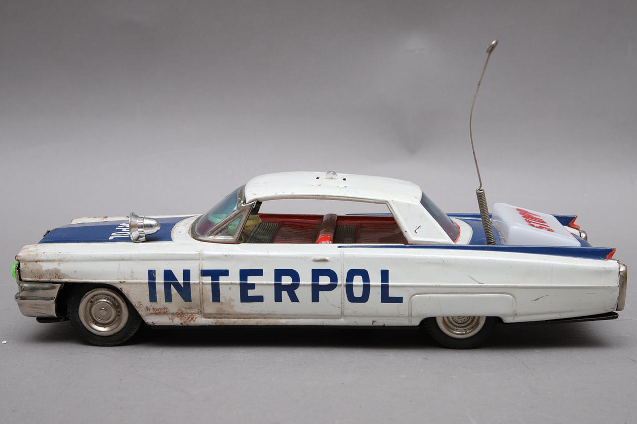 ICHIKO Chevrolet Police électrique en tôle, 27 cm - Collection