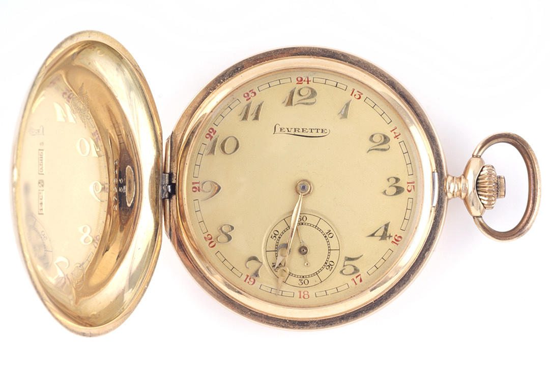 FICKUR, Levrette, 14ct 0.585 roséguld, 1st 1900-talets hälft, diameter ca. 48 mm.