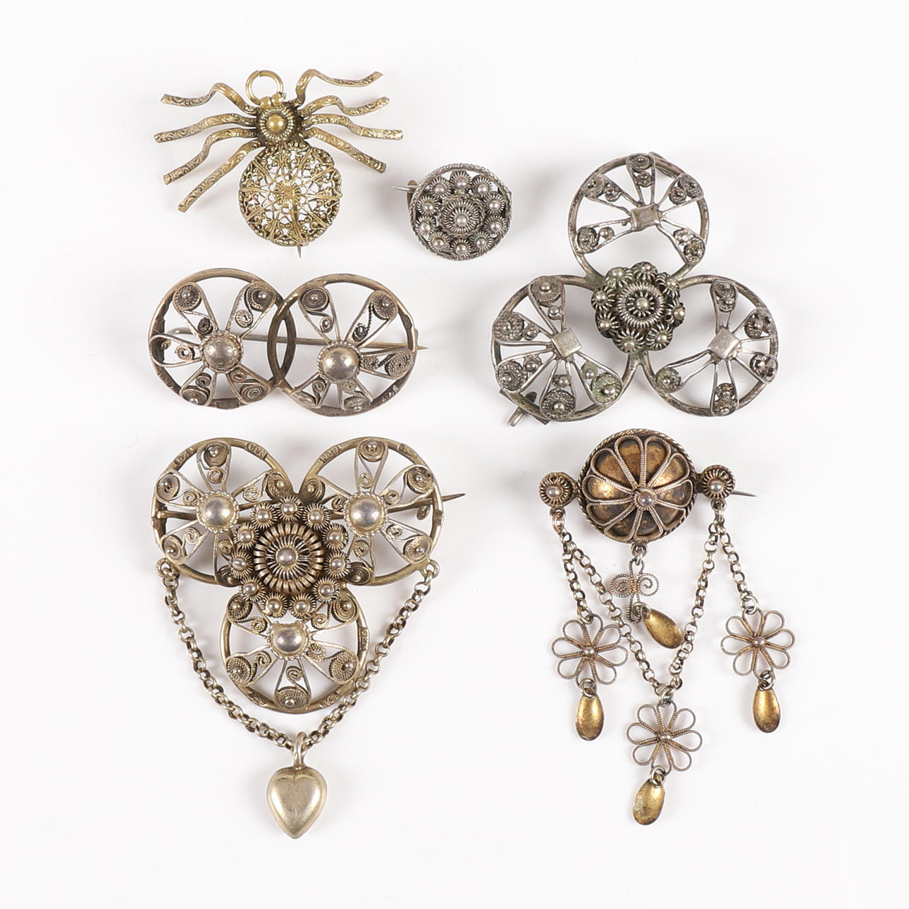 MODESCHMUCK, 6 Teile, Silber, Filigran, 18/1900.