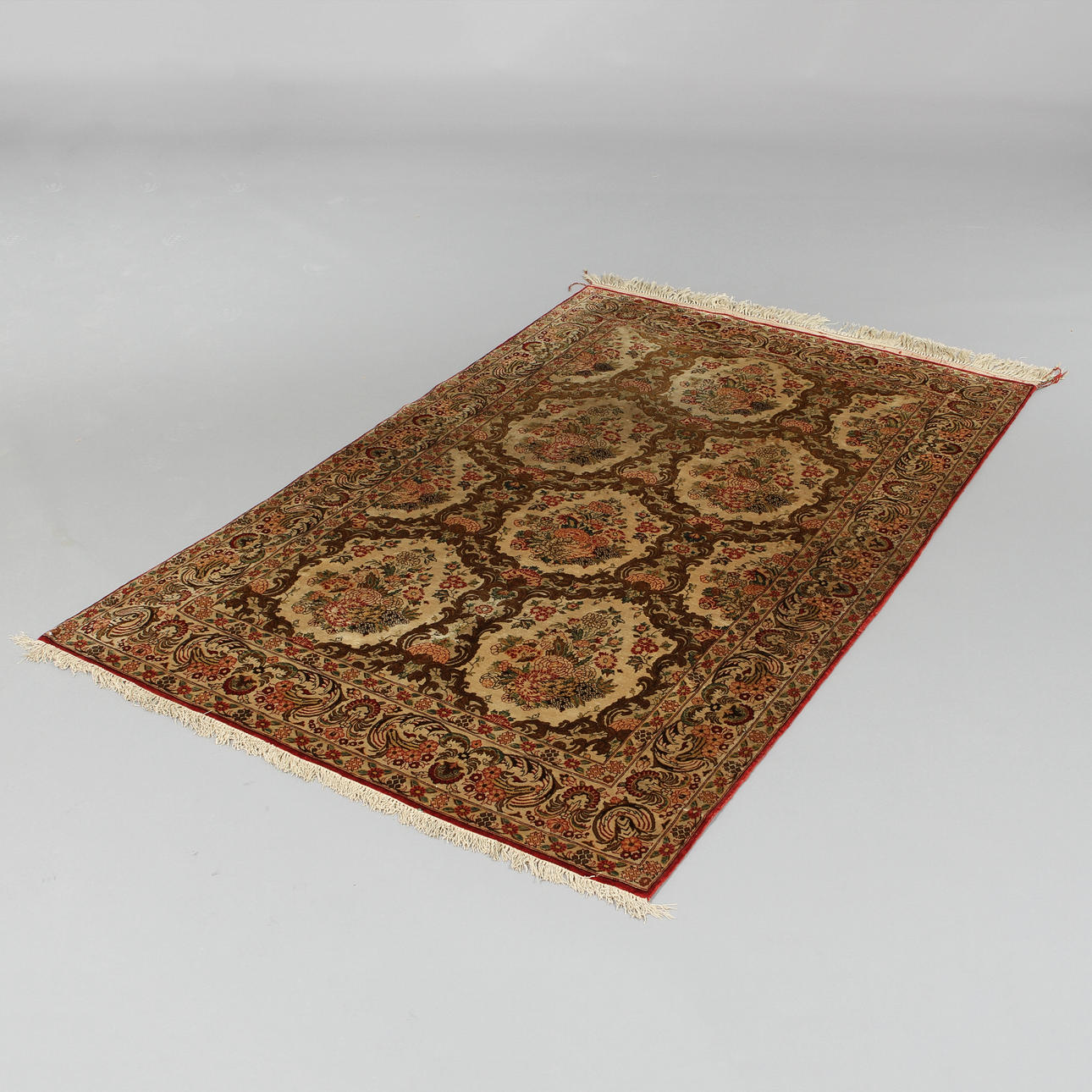 ORIENTALISK MATTA, Gohm, silke. 219 x 139 cm.