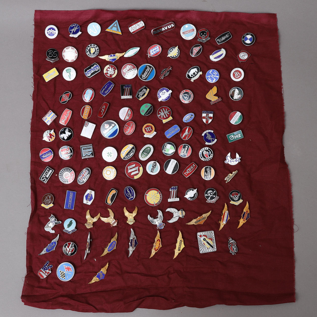 PINS, ca 110 stk, motorcykel & knallert mærker.