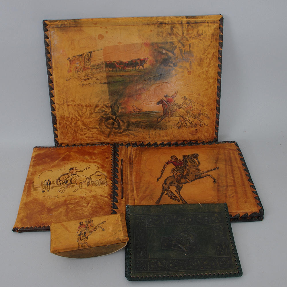 SKRIVBORDSUNDERLÄGG M.M., 5 delar, skinn.