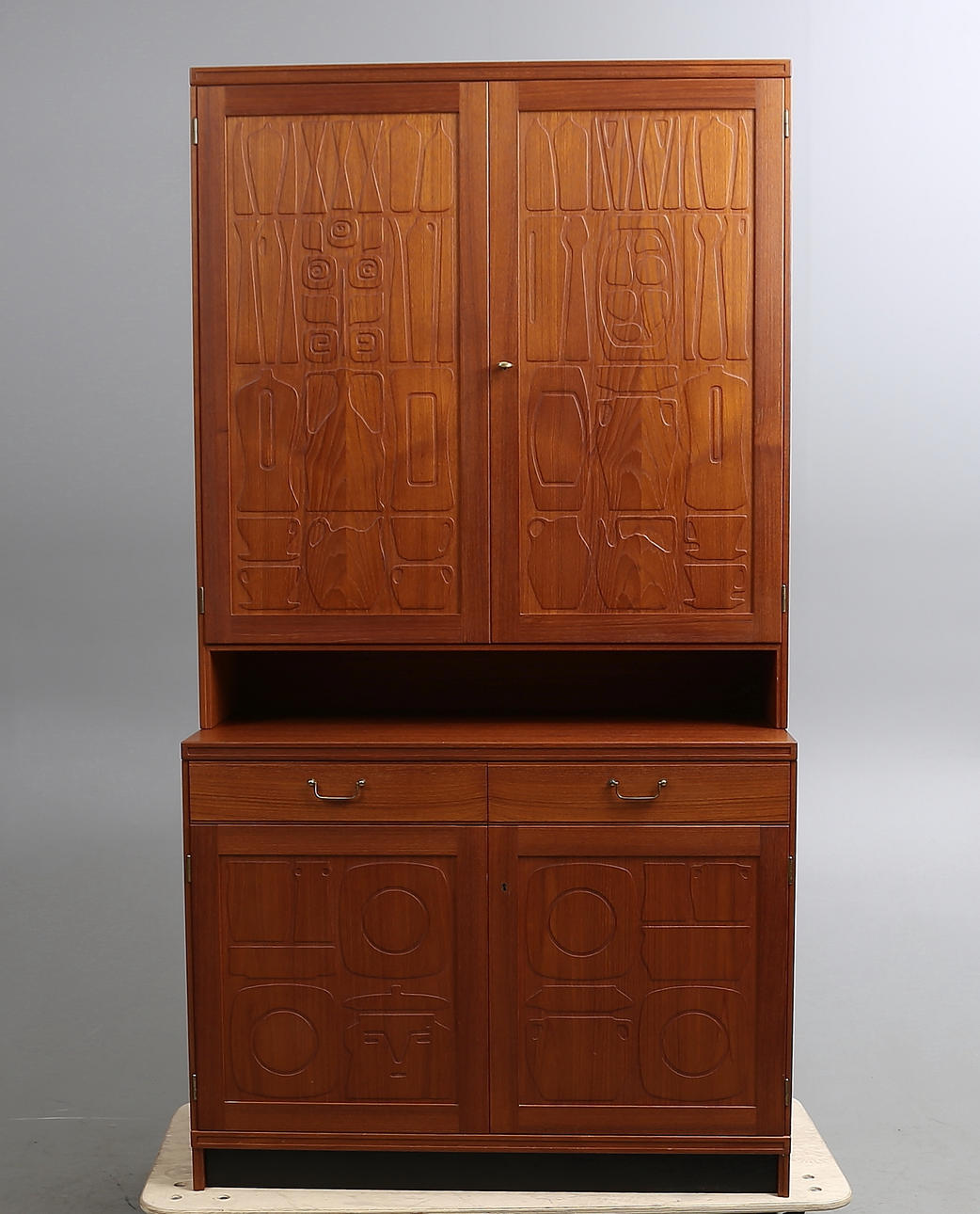 SKÅP, "Krus", Yngve Ekström, Westbergs Möbler AB i Tranås, 1950-tal.