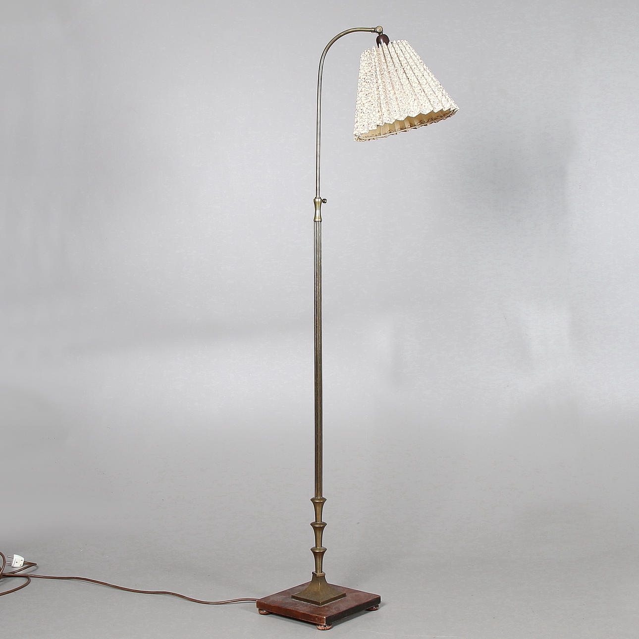 GOLVLAMPA, jugend, 1900-talets början.