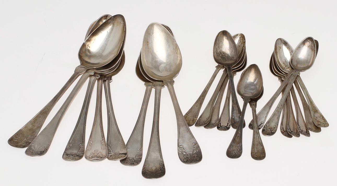 SKEDAR, silver, 22 st, mestadels 1800-tal. Tot vikt 652 gram.