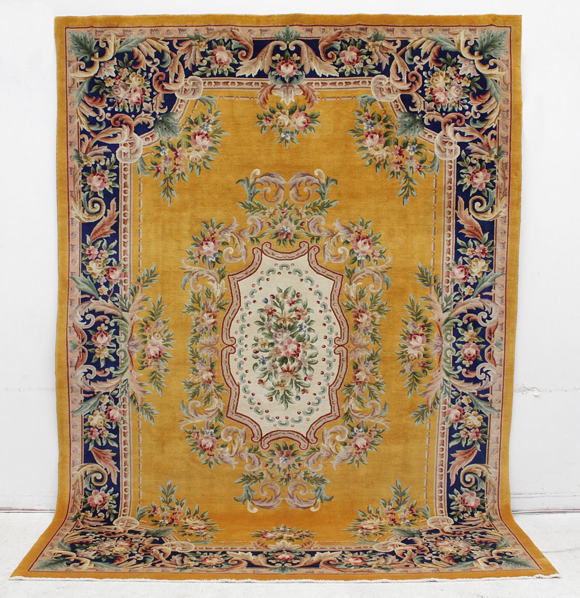 MATTA, Orientalisk, Kina, 360 x 257 cm.