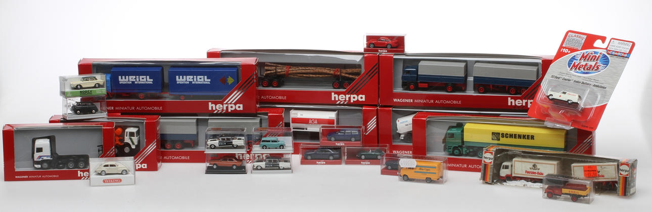 MODELLBILAR HERPA, BREKINA med flera cirka 25 stycken originalkartonger.