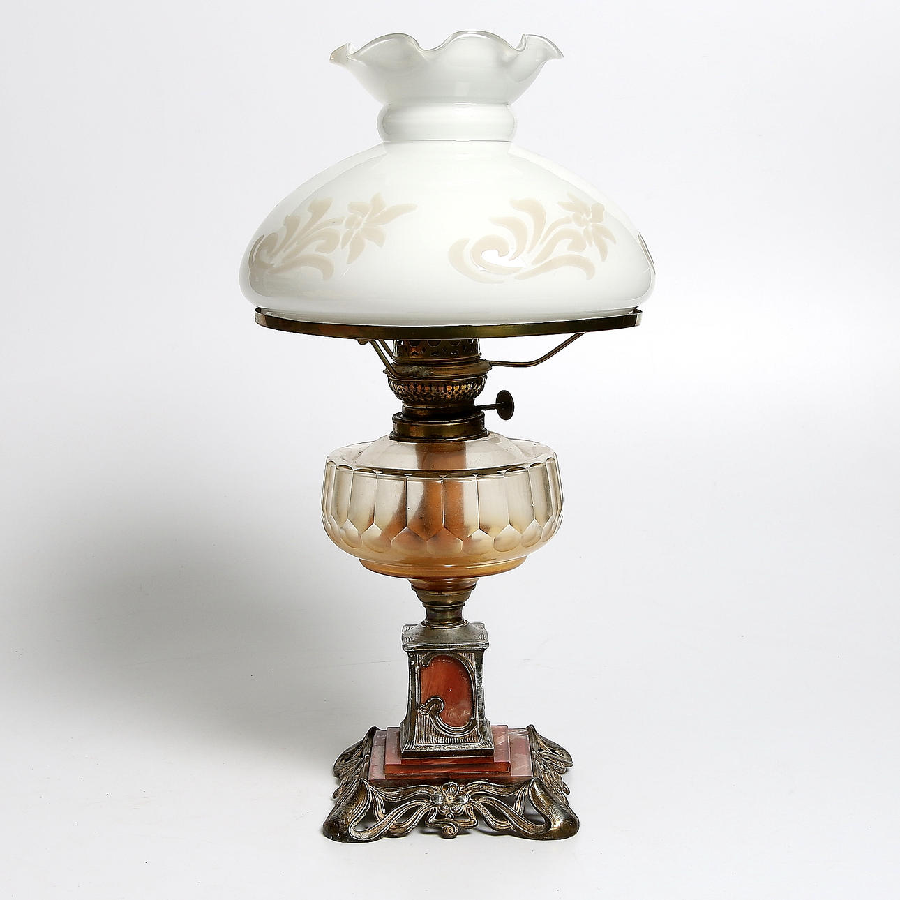 FOTOGENLAMPA, jugend. 1900-talets början.