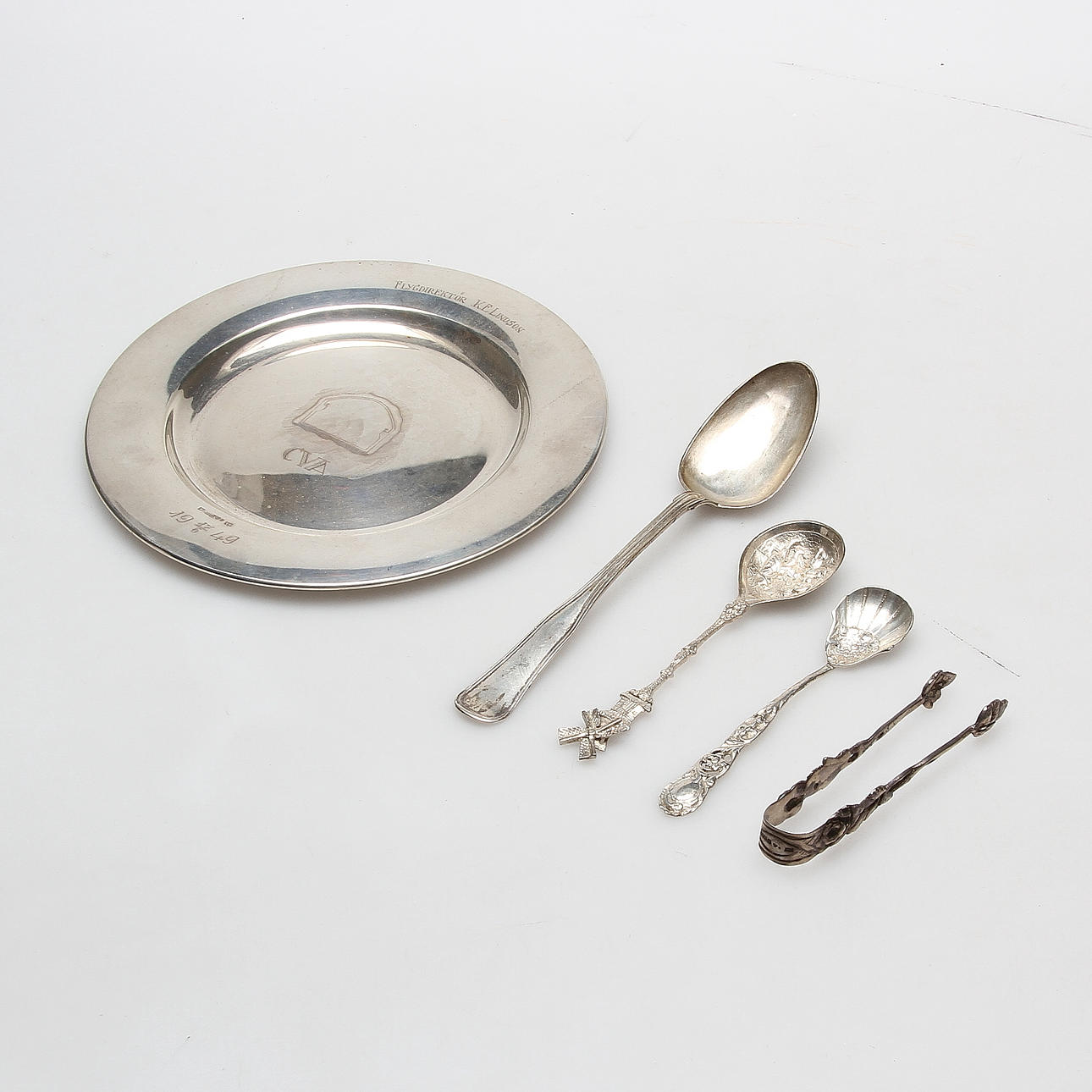 SILVERFÖREMÅL, 5 delar, vikt ca. 187,7 gram.