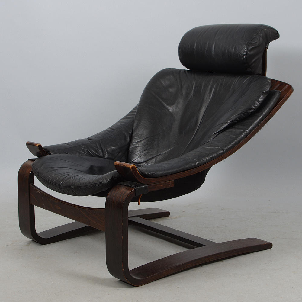 FÅTÖLJ, svart skinn, betsat trä, modern design.