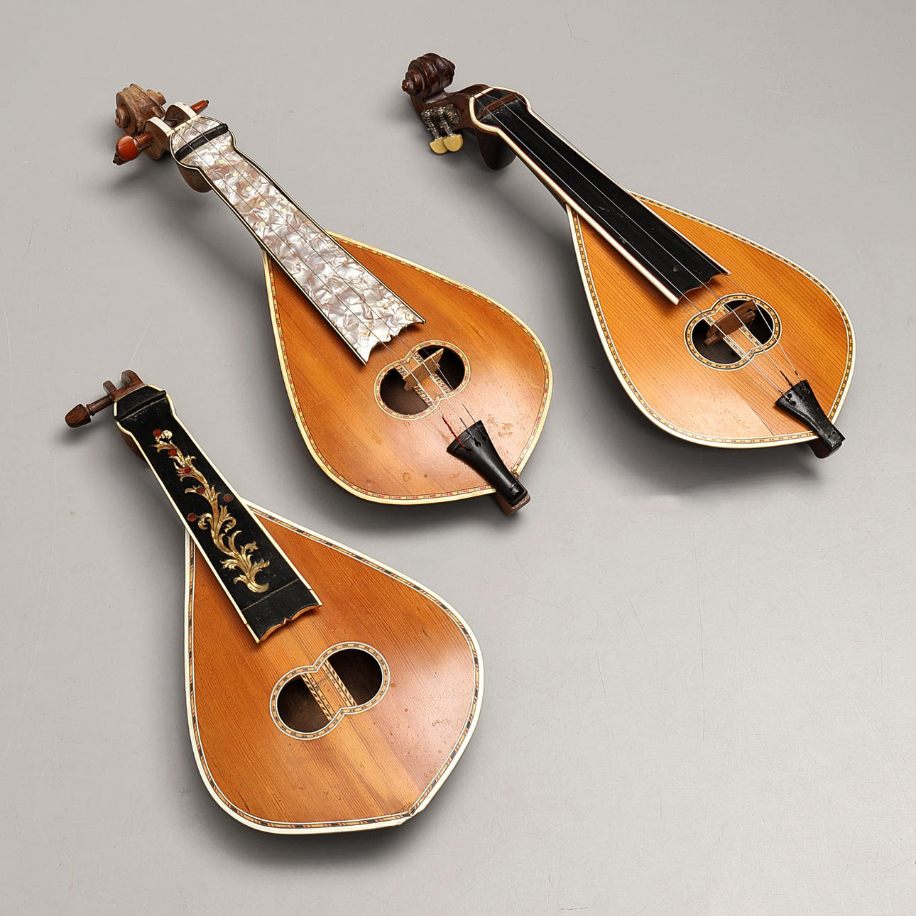 LYRA CRETANA, 3 uds., 1900.