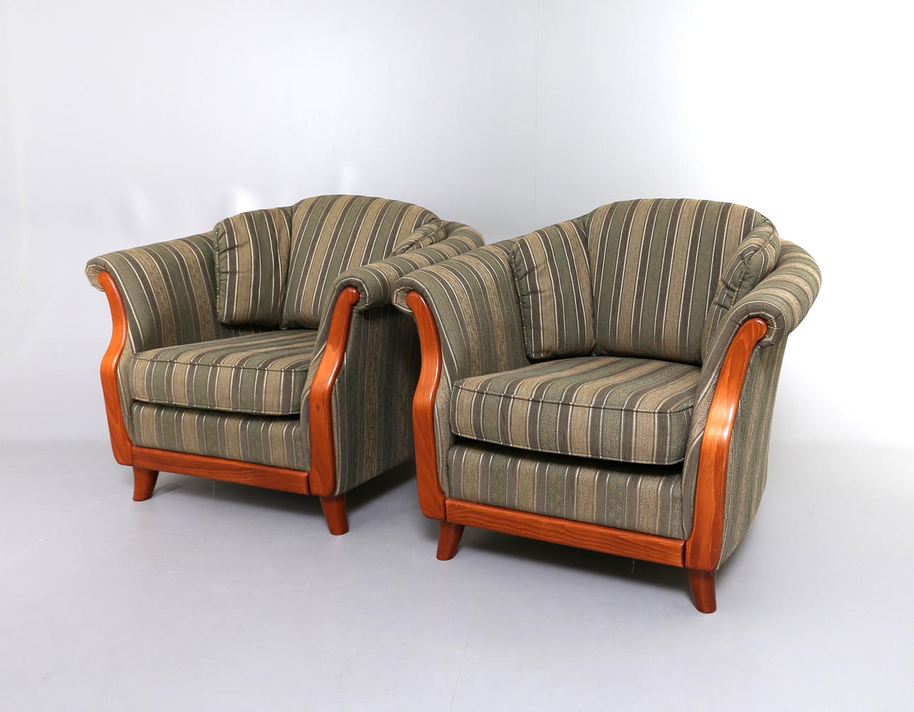 FÅTÖLJER, 1 par, Bröderna Andersson.