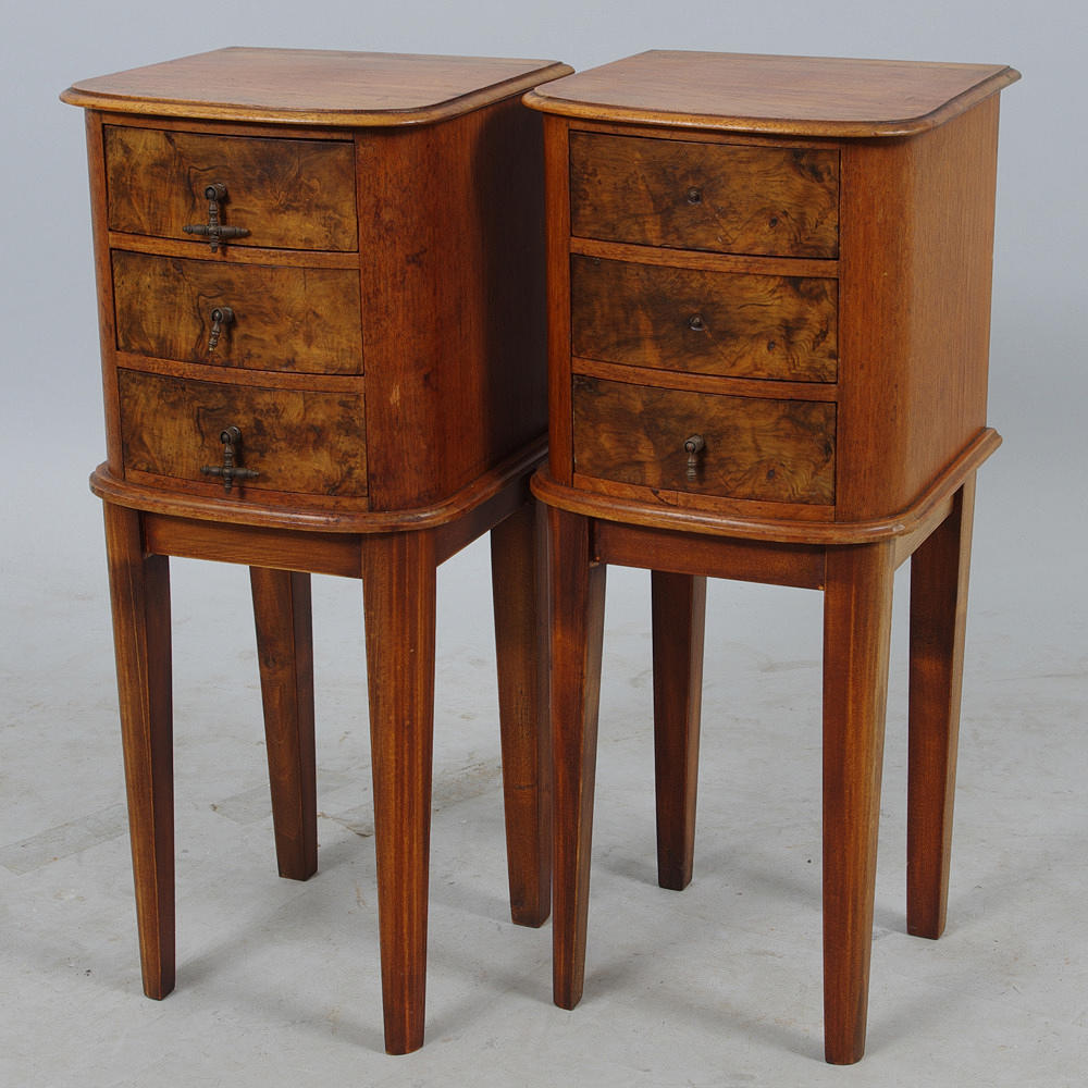 BYRÅER PÅ HÖGA BEN, 1 par, liten modell, mahogny/rotfaner.