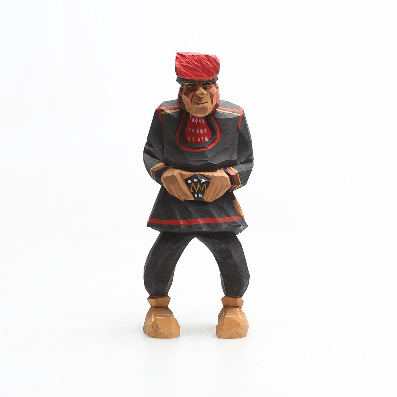 TRÄGUBBE, signerad B Råsten, 1900-tal.