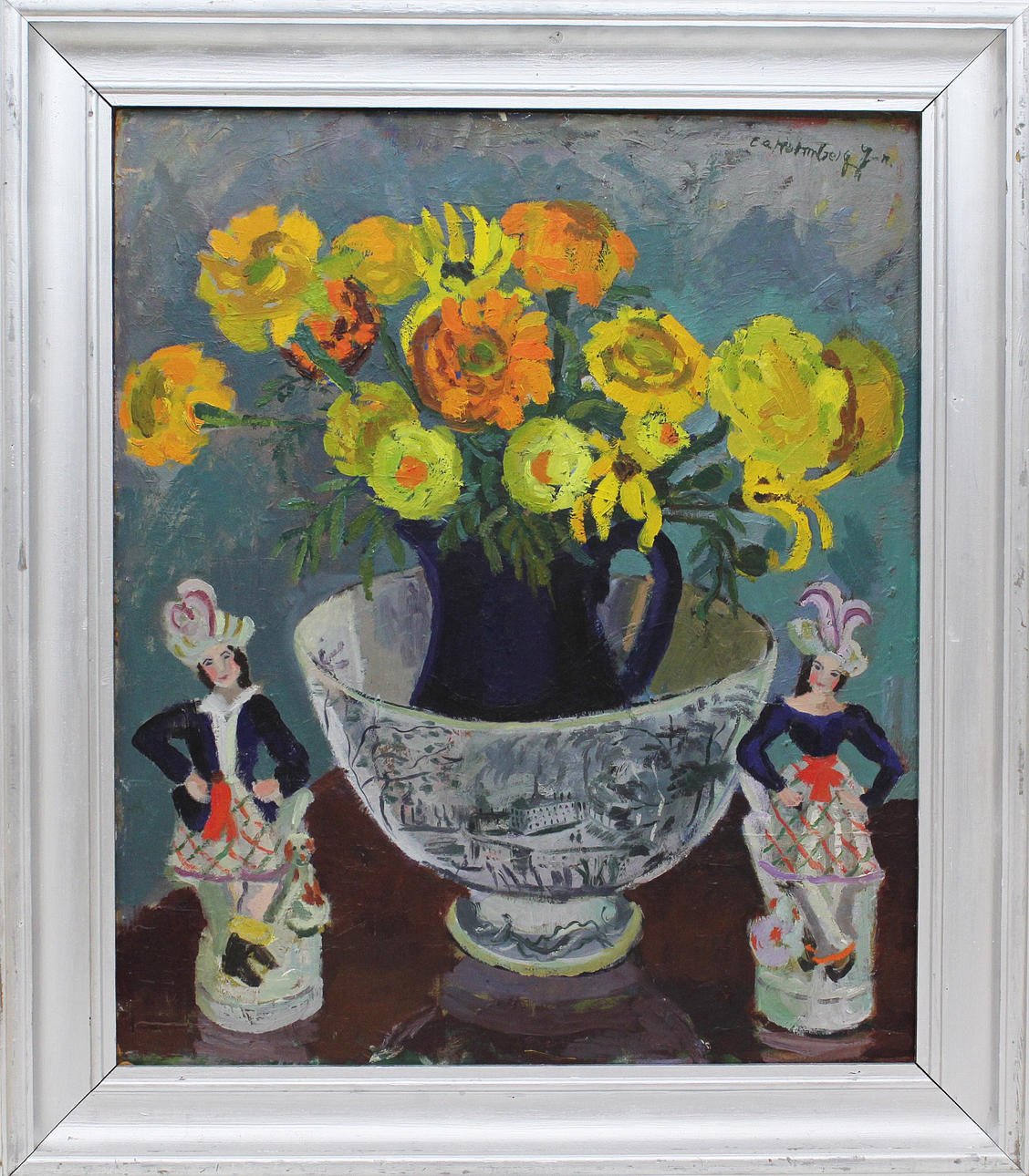 EVA HOLMBERG-JAKOBSSON. Blomsterstilleben med porslinsfigurer. Olja på pannå. Signerad Eva Holmberg J-n. F. Kärfve.