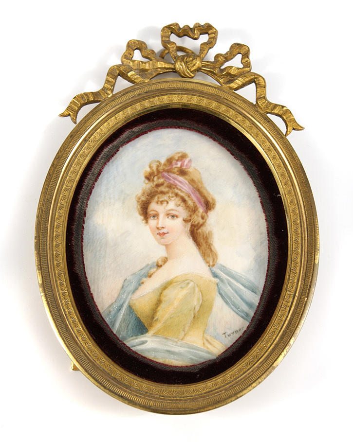 MINIATYR, porträtt av dam. 19 århundrade Tempera a. elfenben. 7,5 x 5,7 cm (bildskärmsmått). R. u. ref.: Gymnast. Bågkronad mässingsram.