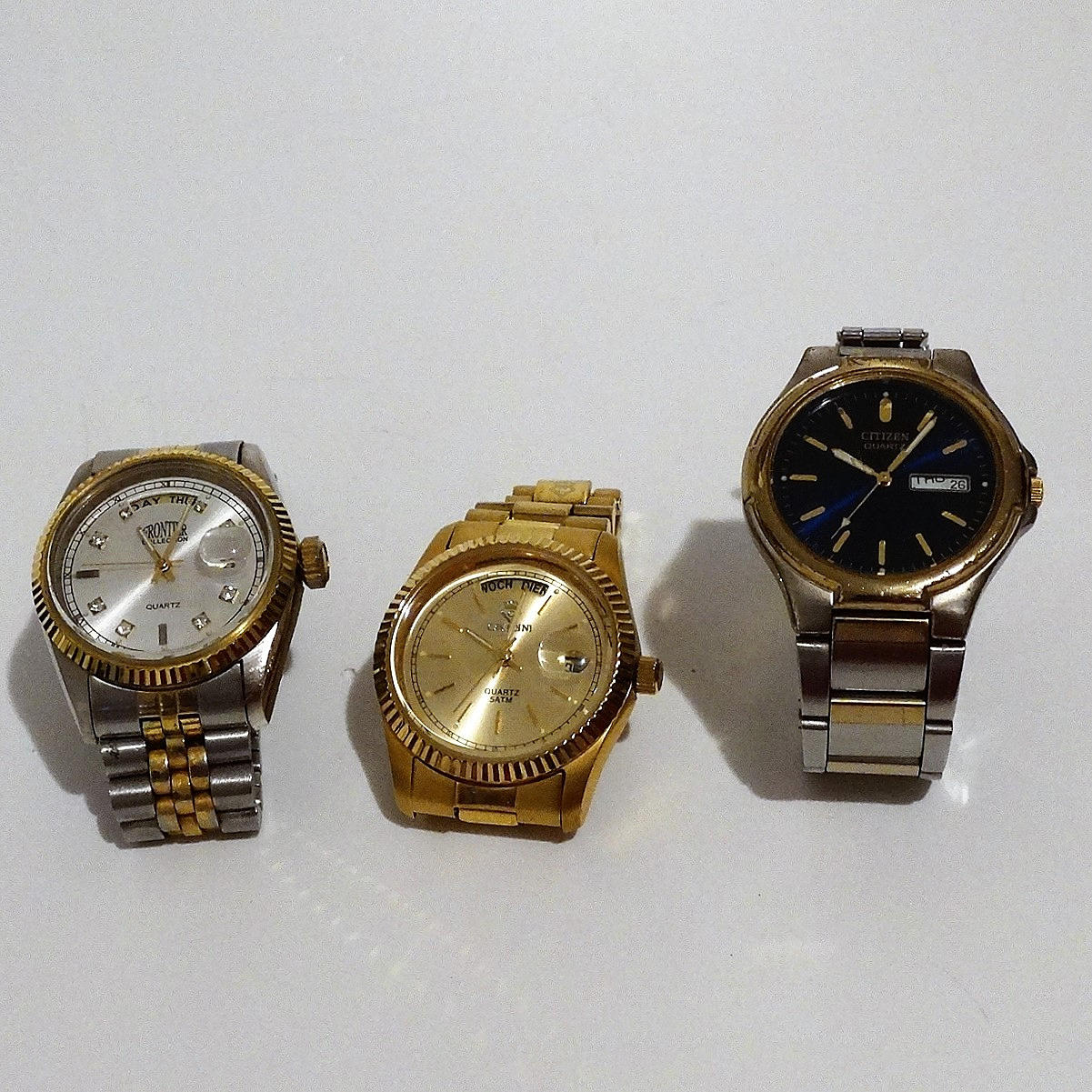 3 KLASSISKA HERRKLOCKOR.