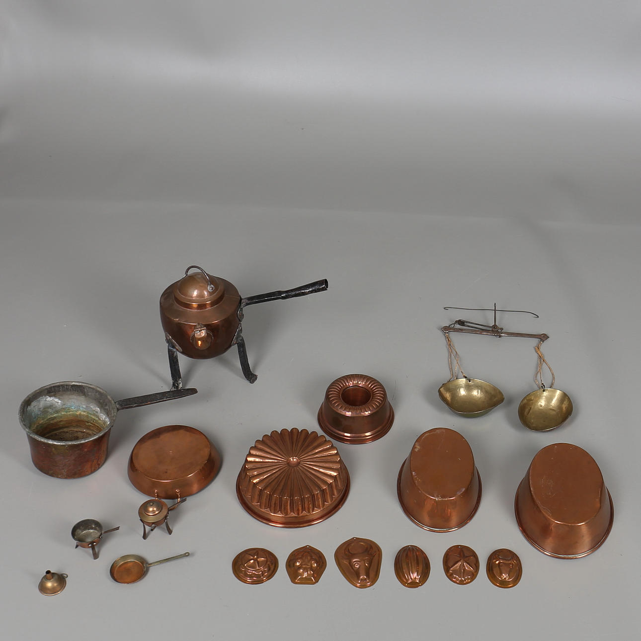 PARTI KOPPARFÖREMÅL. 19 st. Bla Skultuna.