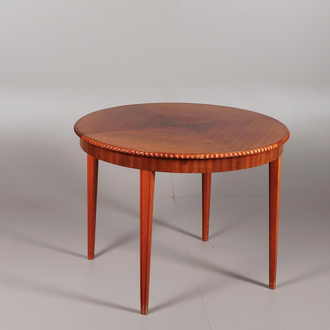 MATSALSBORD, delbart, med dekor runt bordsskiva, 1950/60 tal.