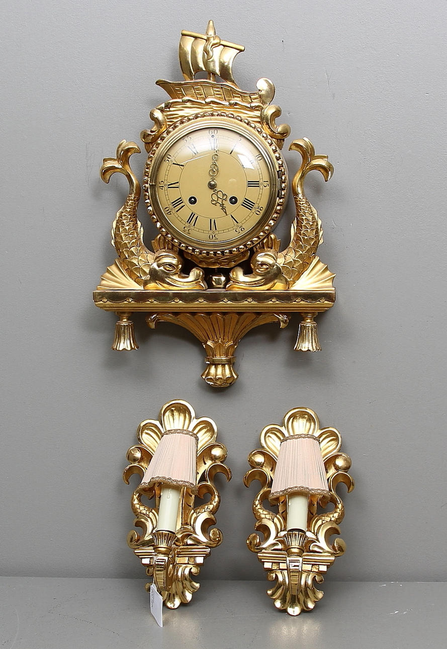 VÄGGUR samt LAMPETTER, ett par, rokokostil, 1900-tal.