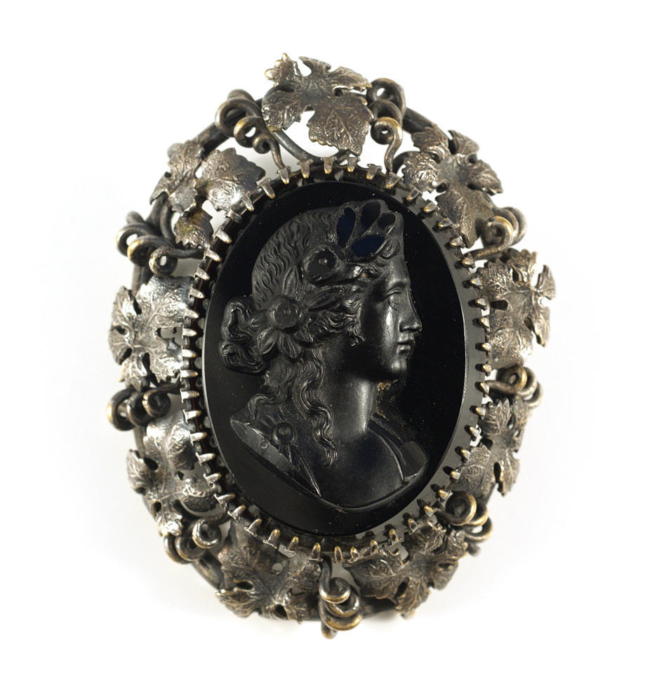 BROSCH med camee, viktoriansk 1800-tal.