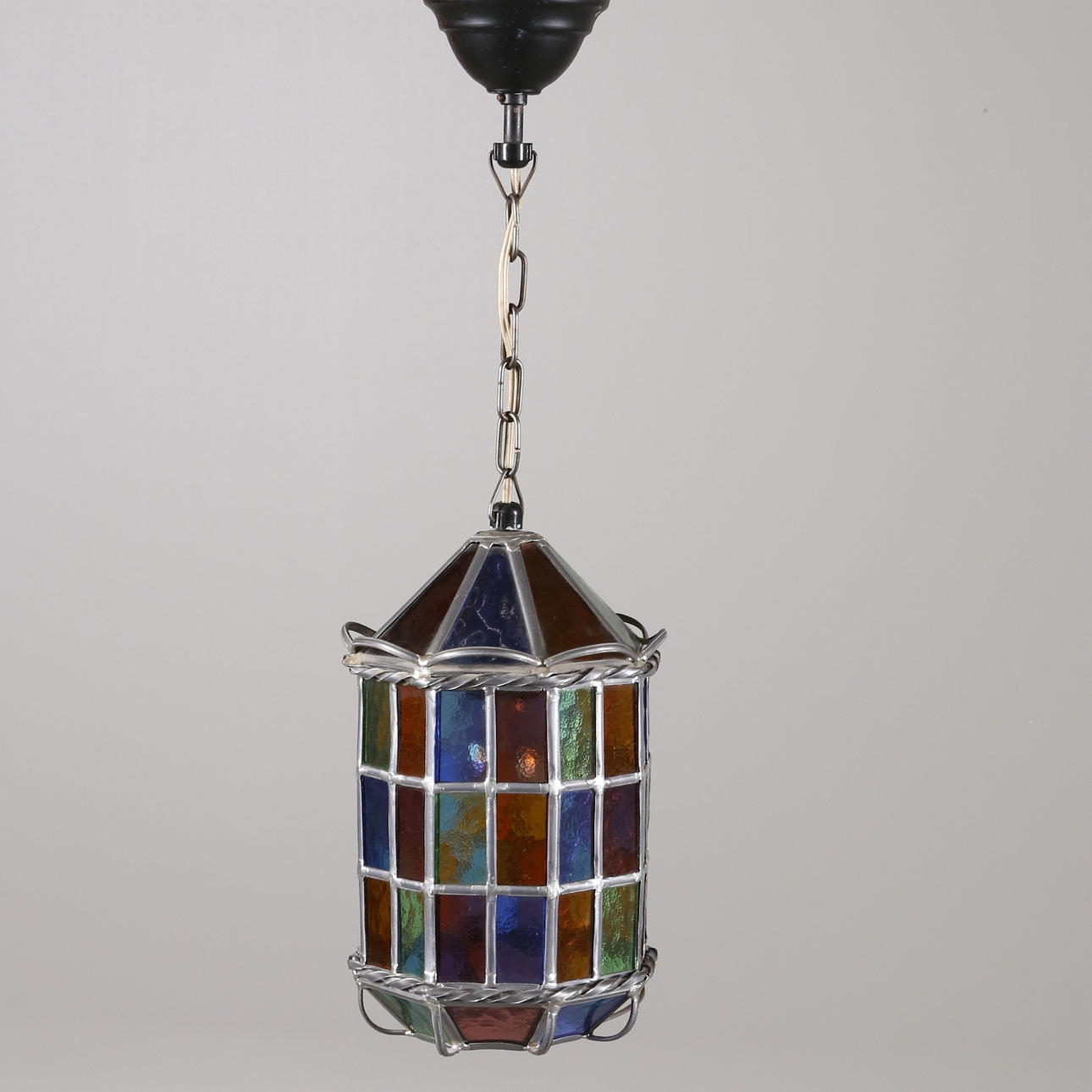 TAKLAMPA med blyinfattade glasplattor, 1940/50-tal.