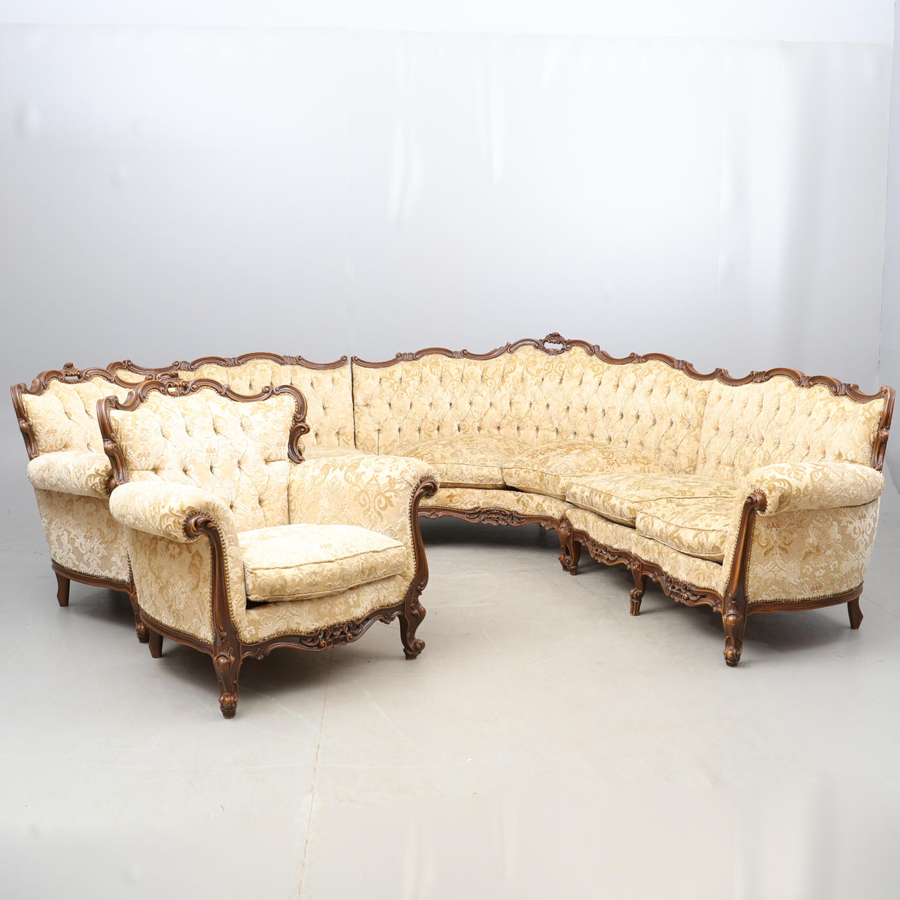 SOFFGRUPP, Vinkelsoffa samt två fåtöljer, Rokokostil.