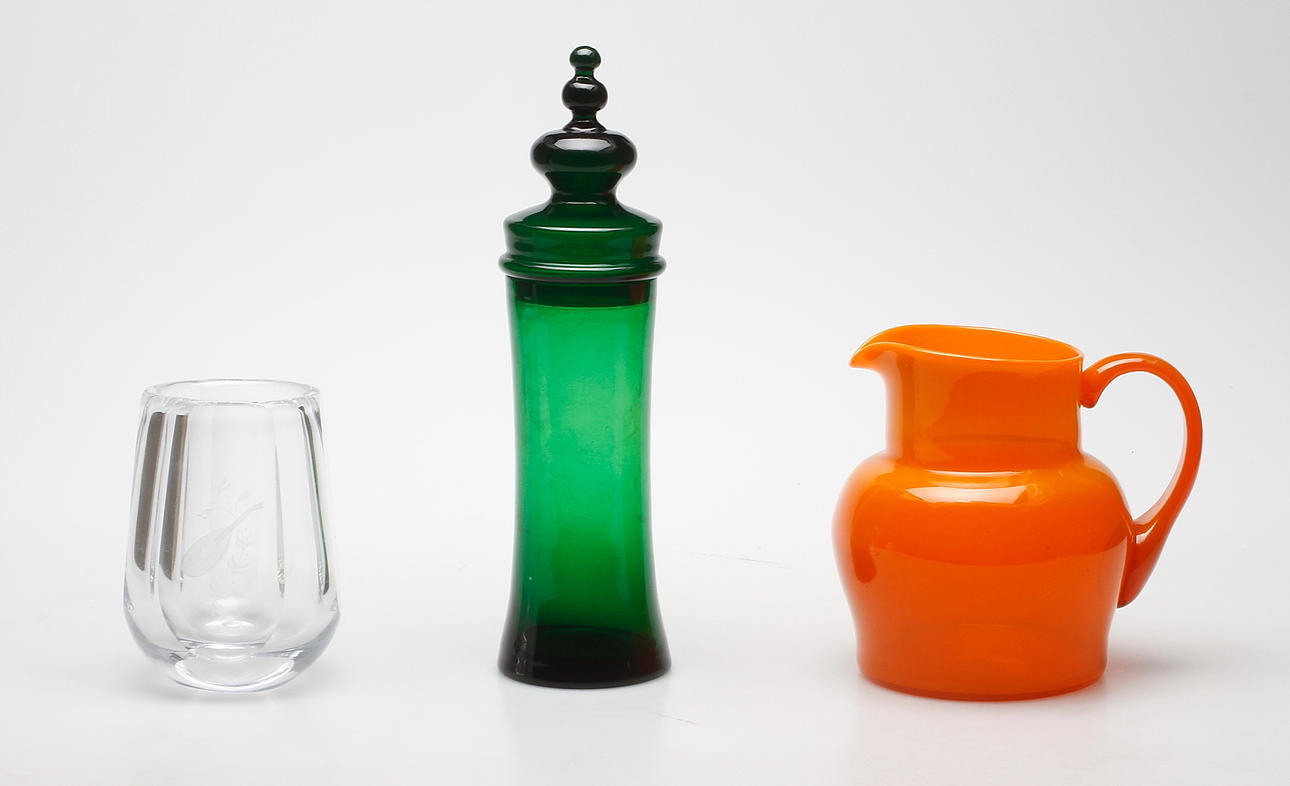 GLASFÖREMÅL, 3 delar, bland annat Erik Höglund, 1900-tal.