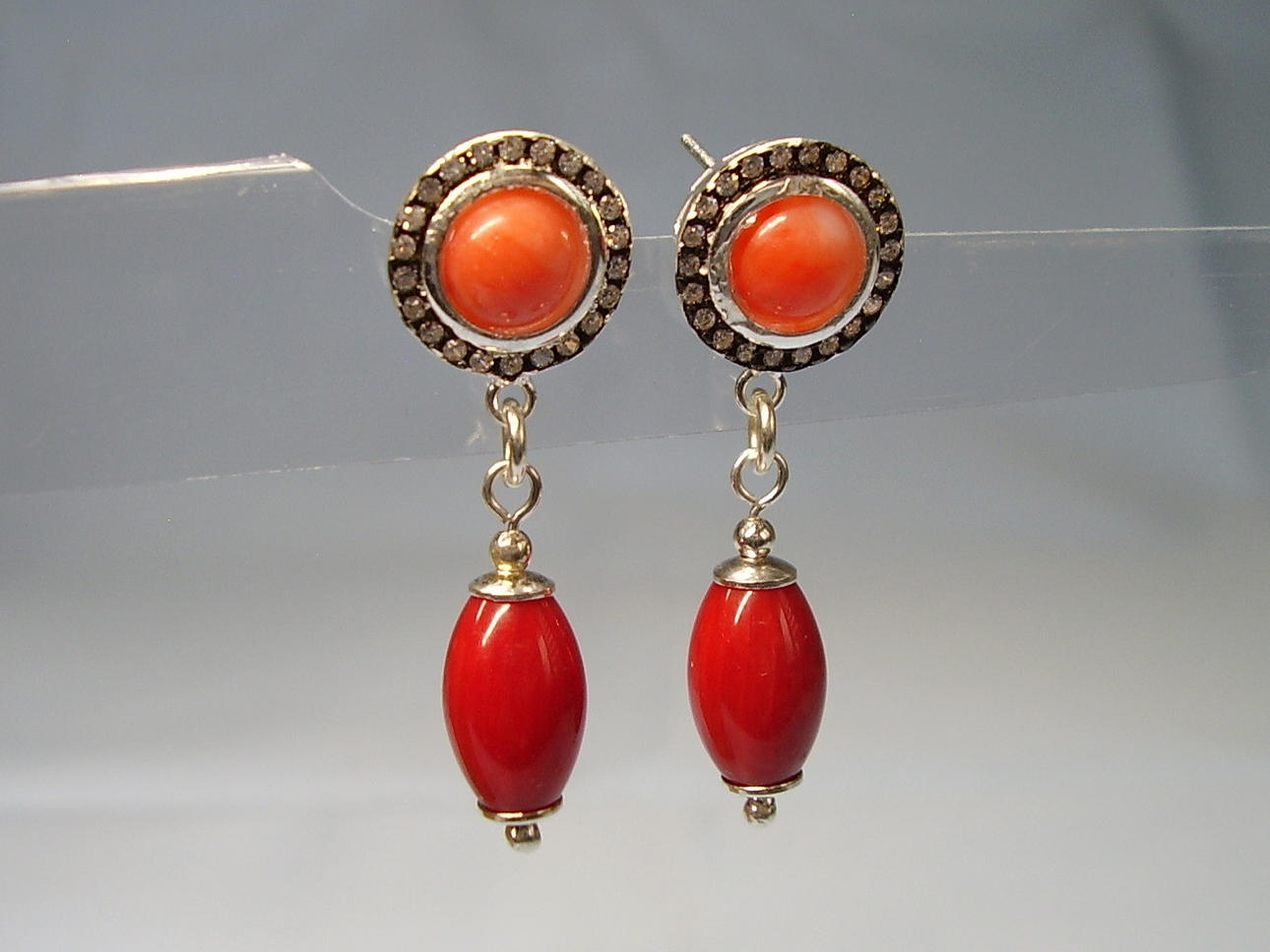 KORALLE OHRSTECKER SILBER 925.