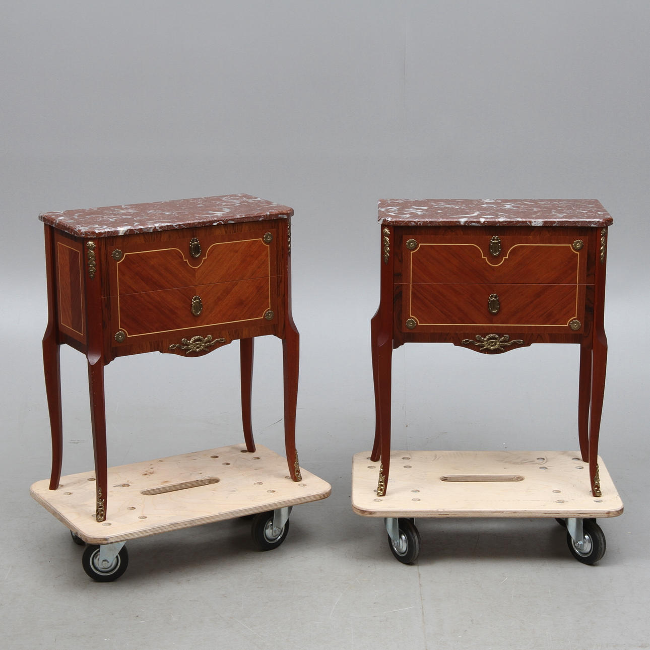 BYRÅAR, 1 par, med stenskivor, gustaviansk stil, 1900-talets slut.