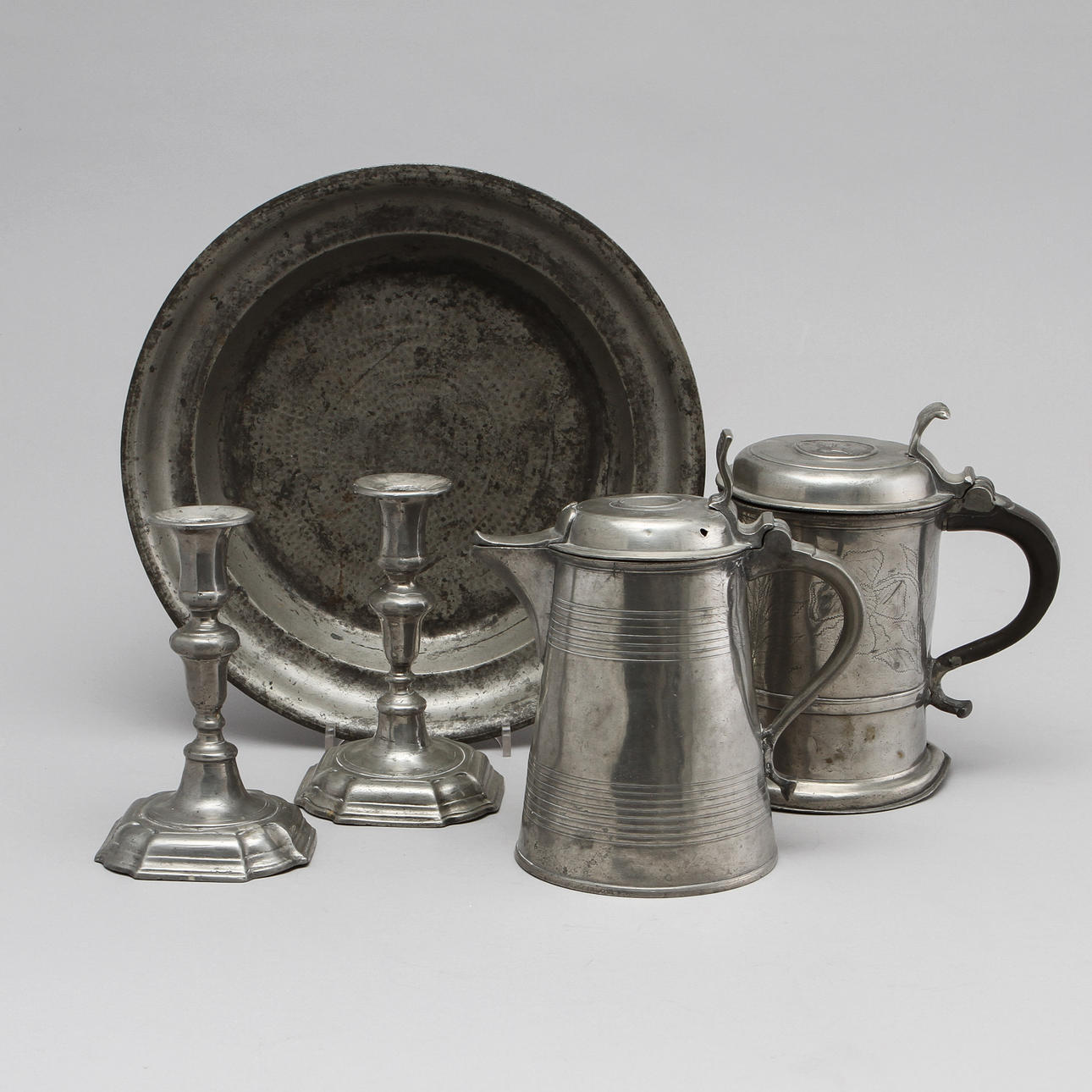 LJUSSTAKAR, ett par, STOP, 2 st samt FAT, tenn, 1800-tal.