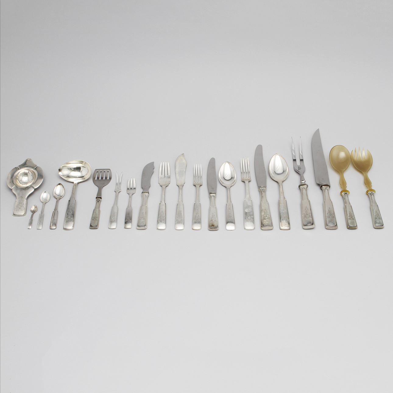 BESTICKSERVIS, silver, 77 delar, Hans Hansen Köpenhamn, ca 3300 gram.