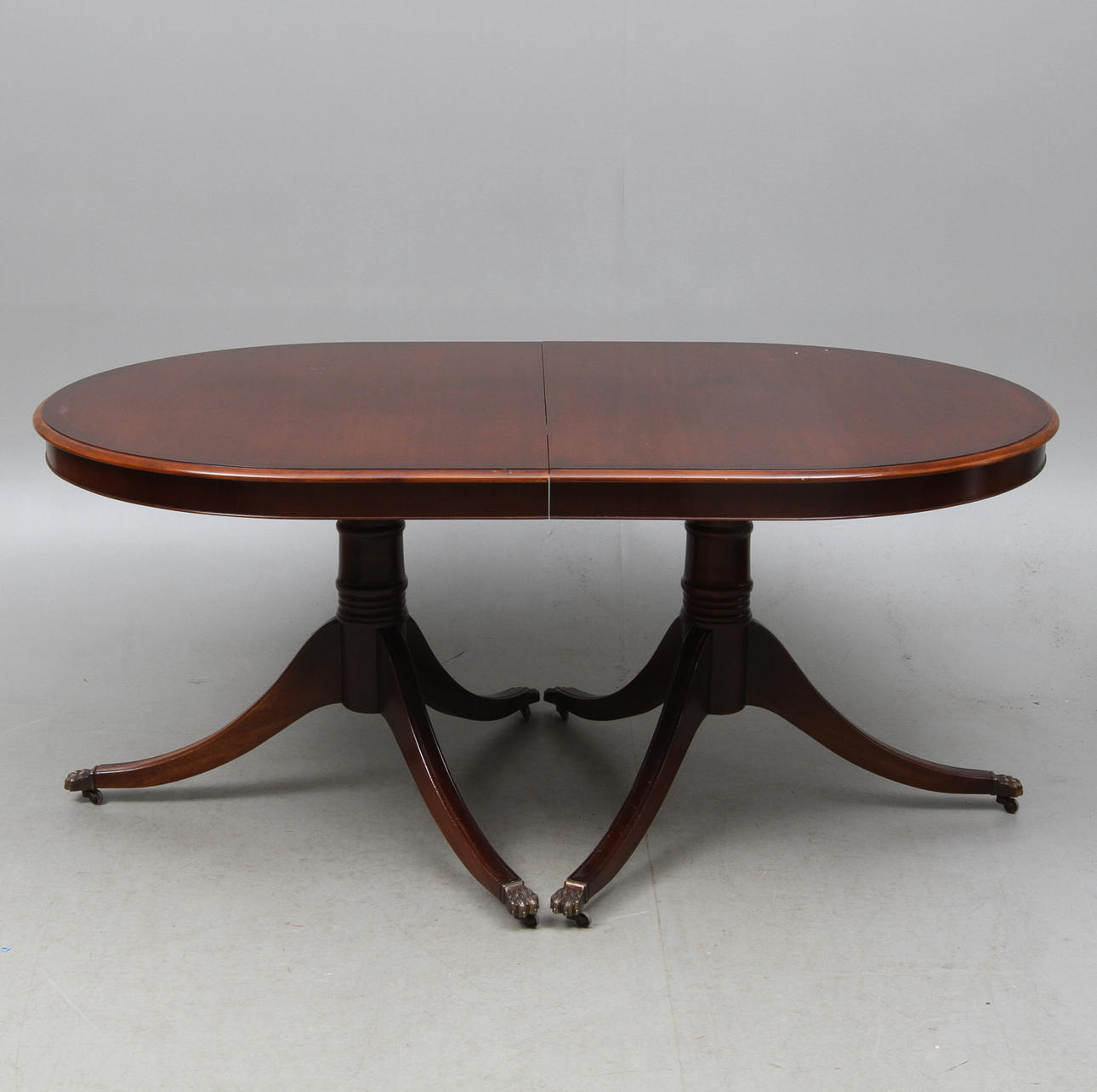 MATSALSBORD, engelsk stil, 1900-talets andra hälft.