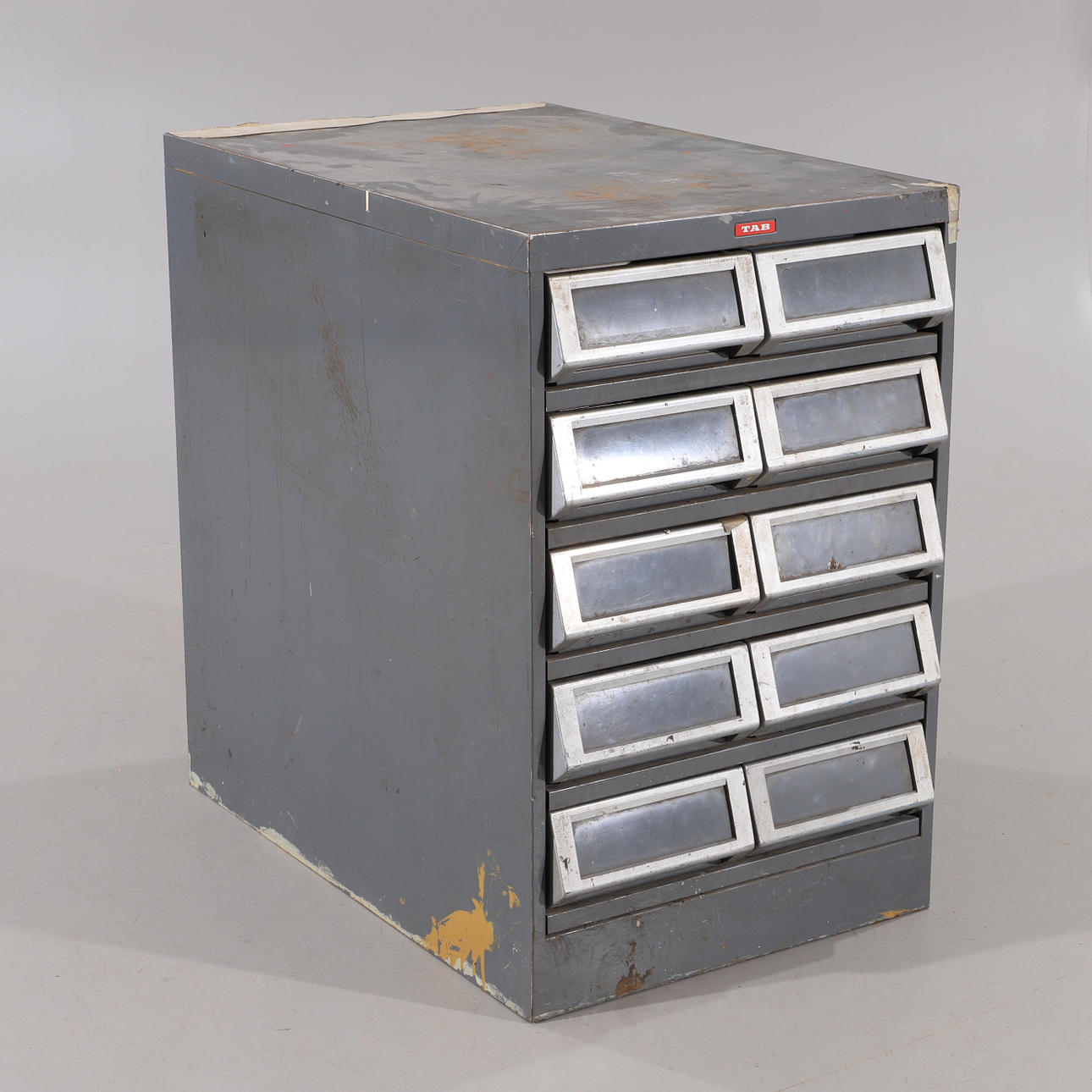 VERKTYGSKÅP, lackerad metall med lådfack.