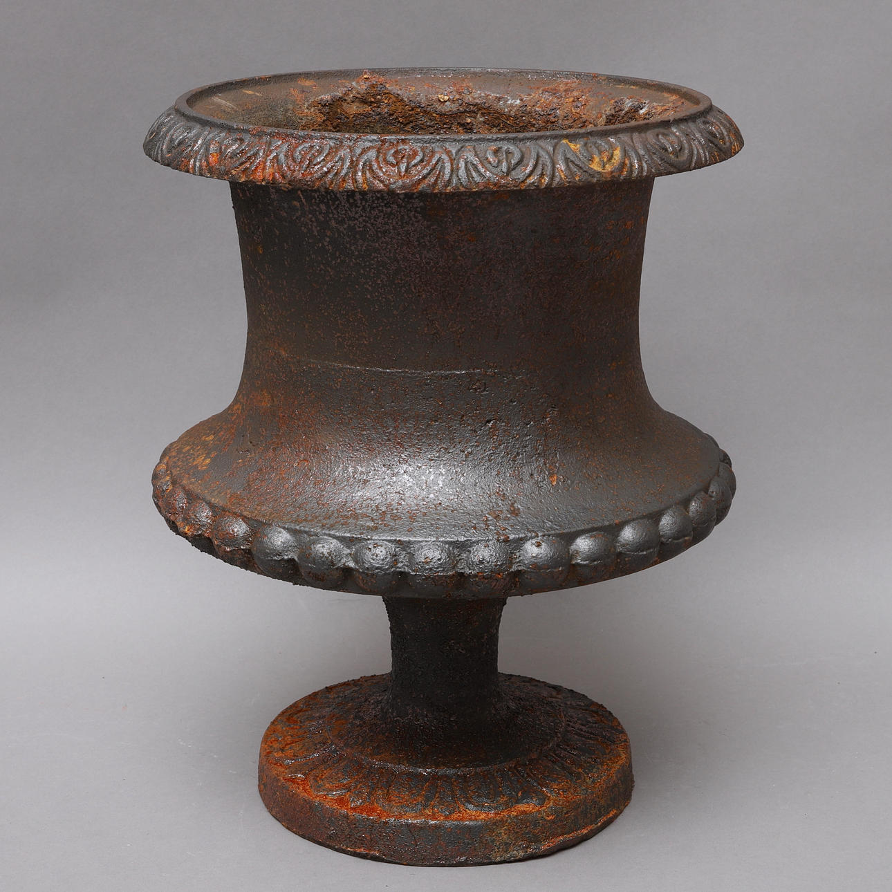 TRÄDGÅRDSURNA, gjutjärn, 18-1900-tal.