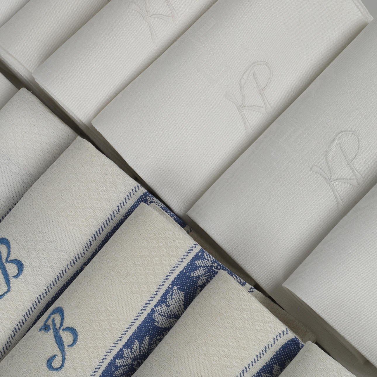 TÜCHER, 17 Stück, Leinen.