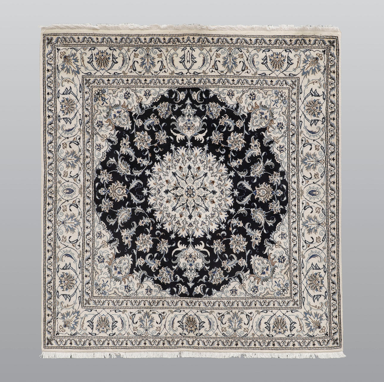 ORIENTALSK TÆPPE, Nain del silke.